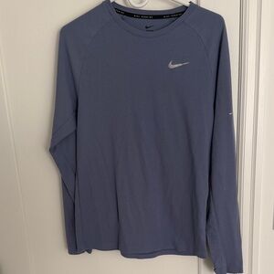 Nike Men’s Long-Sleeve running Top in Dusty Blue